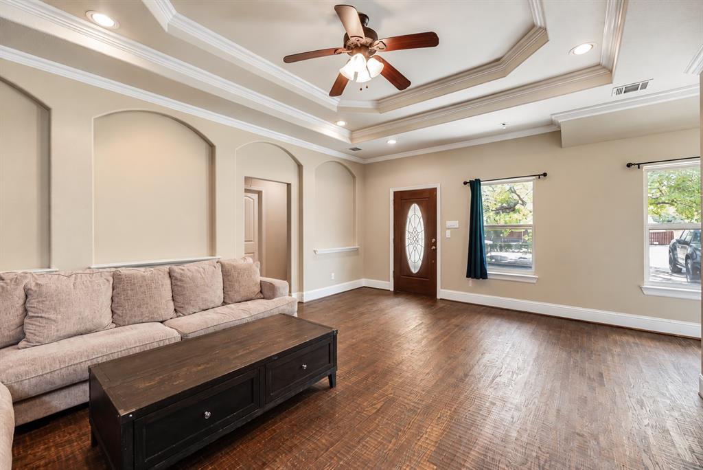 910 English Street Property Photo 3