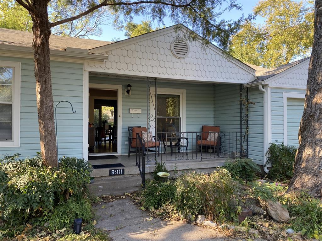 8911 San Fernando Way Property Photo 1