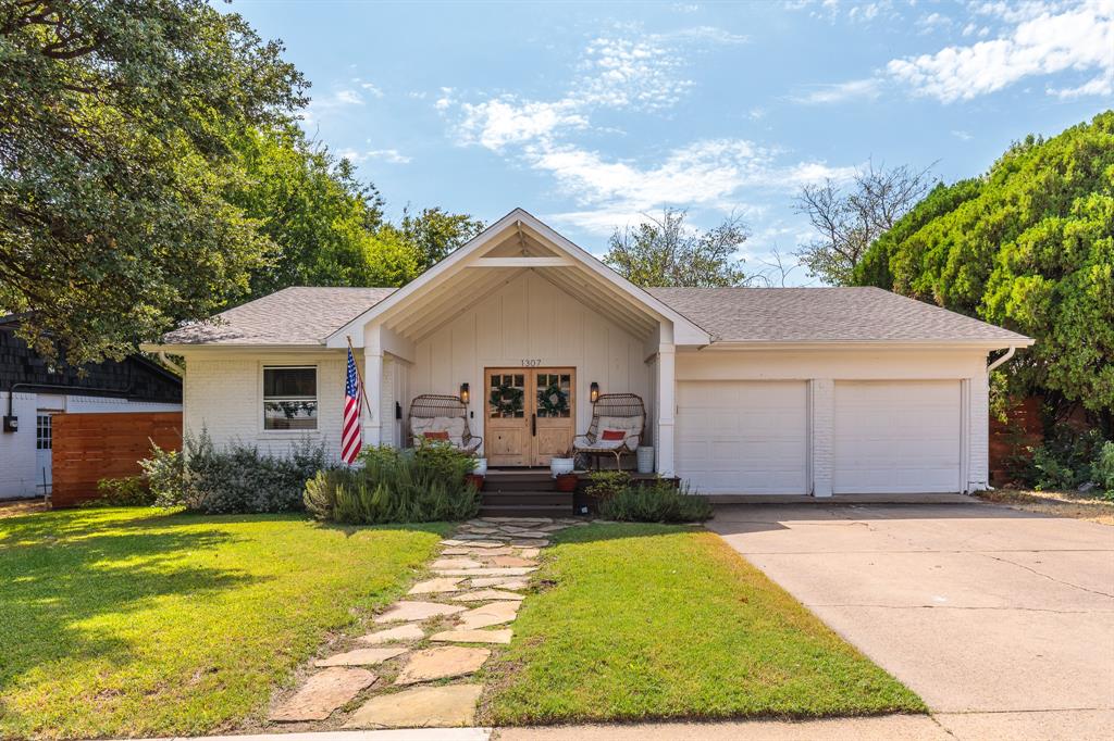 1307 Magnolia Drive Property Photo 1