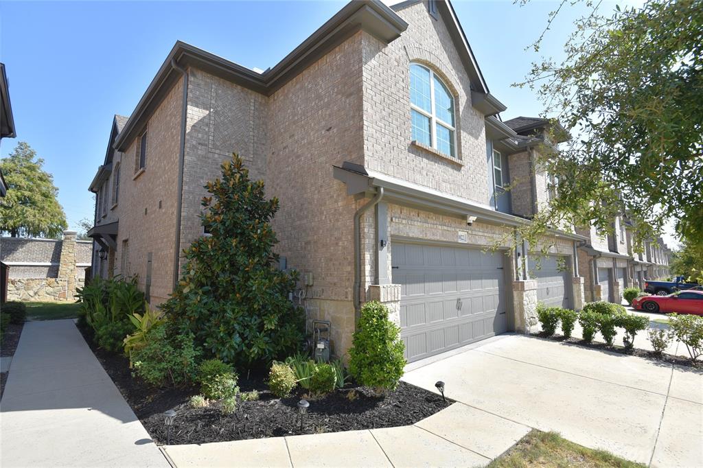 1022 Emil Place Property Photo 2