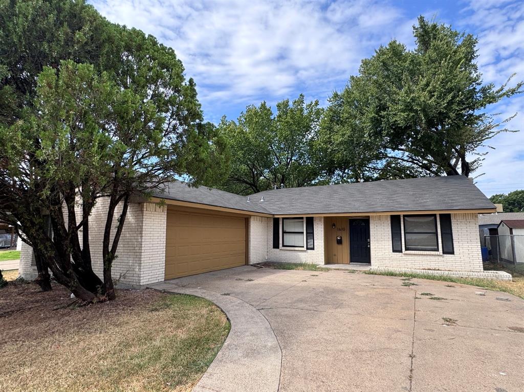 1610 Kingston Drive Property Photo 1