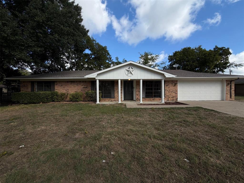 203 Frost Creek Avenue Property Photo 1