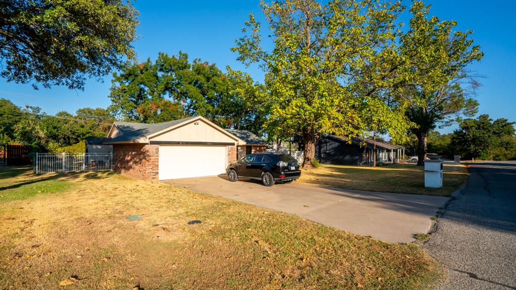 5325 Mission Circle Property Photo 3