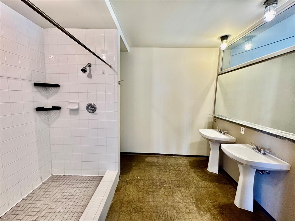 1122 Jackson Street 1104 Property Photo 6