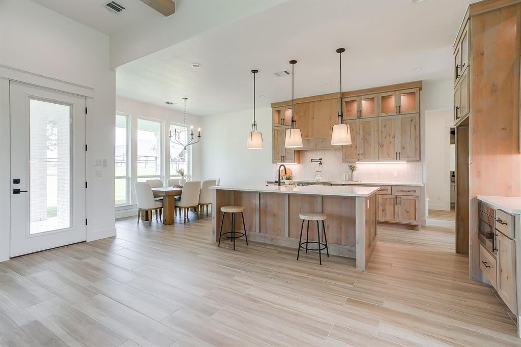 1038 Deer Island Court Property Photo 10