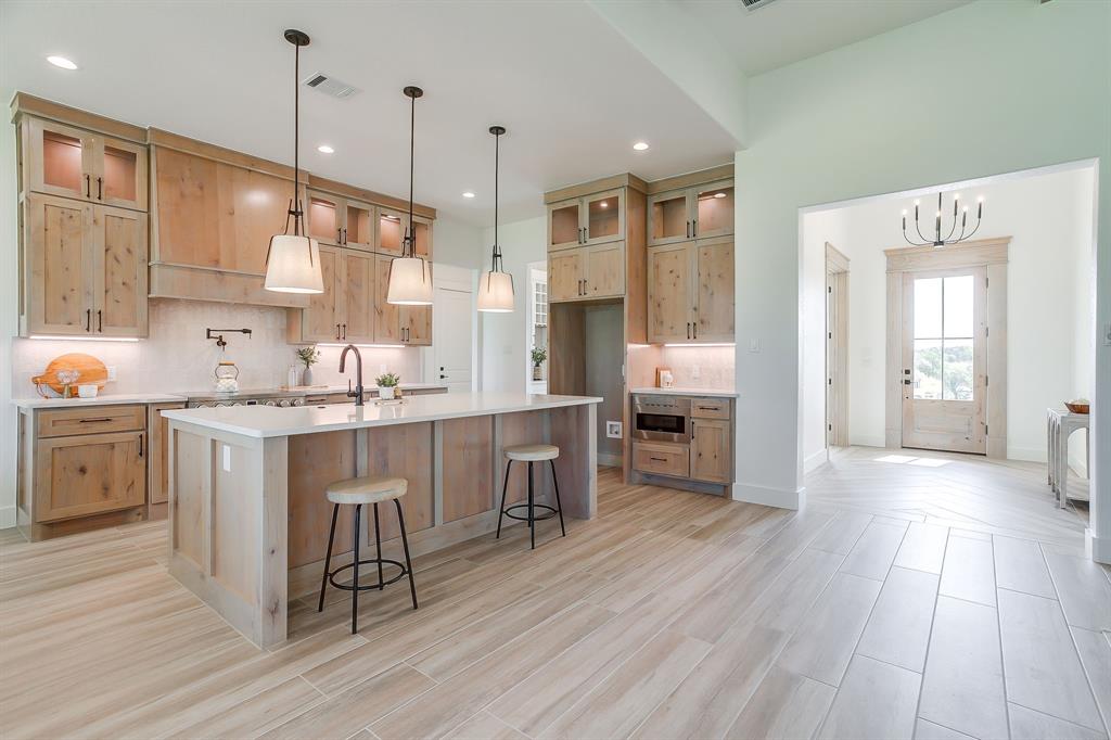 1038 Deer Island Court Property Photo 12