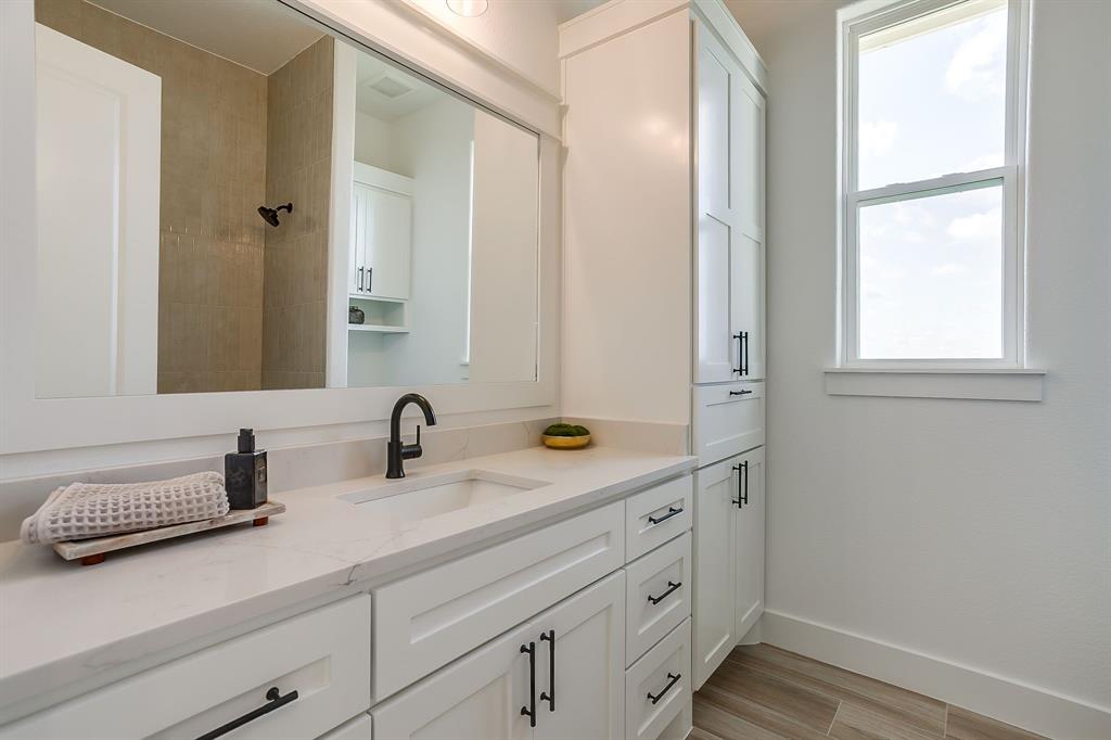 1038 Deer Island Court Property Photo 25