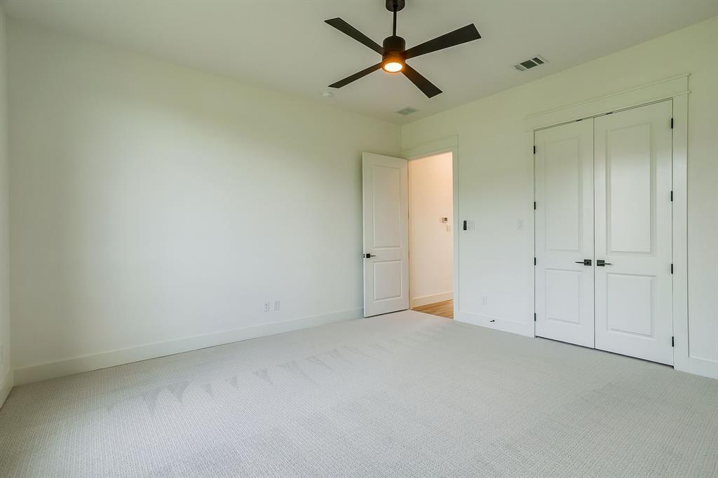 1038 Deer Island Court Property Photo 27
