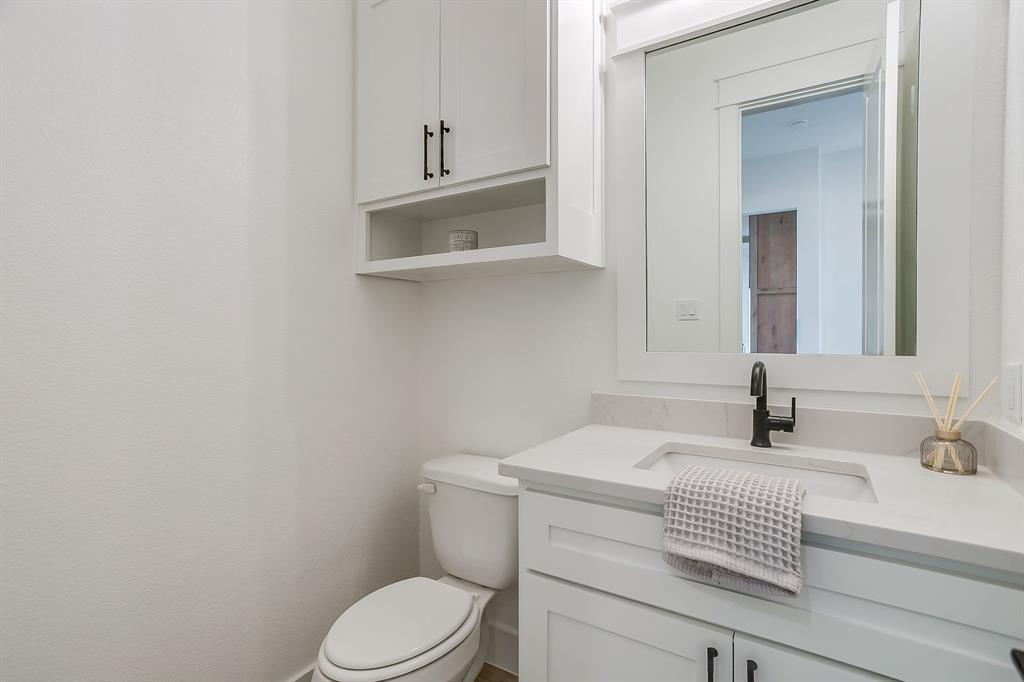 1038 Deer Island Court Property Photo 28