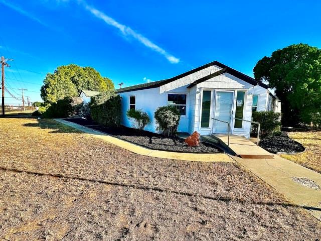 409 Sw Ave E Property Photo 1