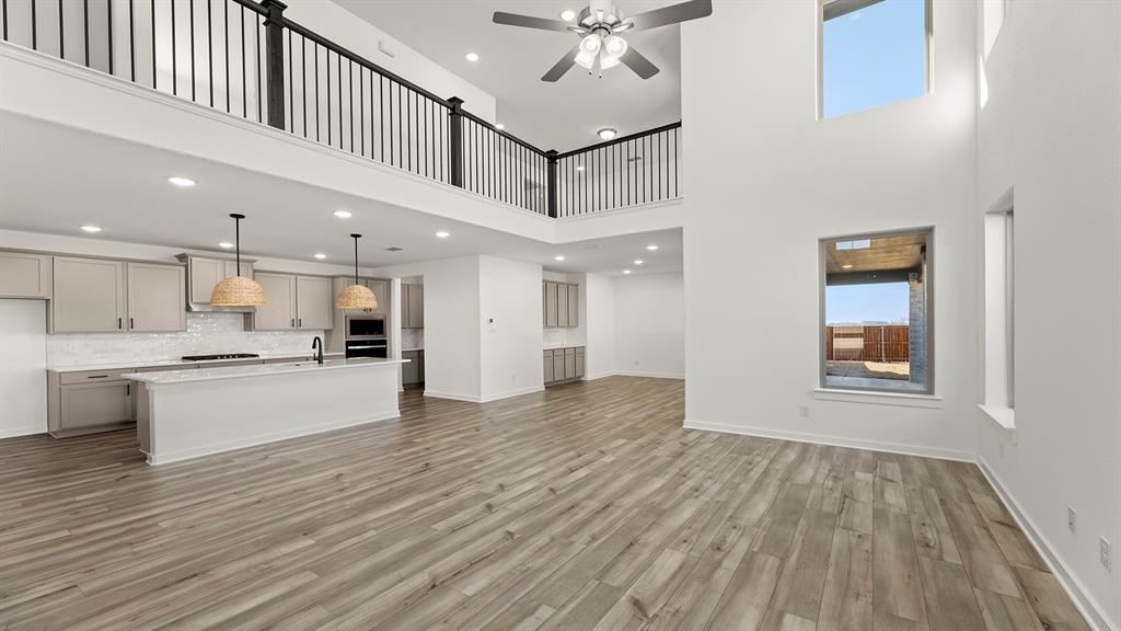 8637 Acorn Avenue Property Photo 8