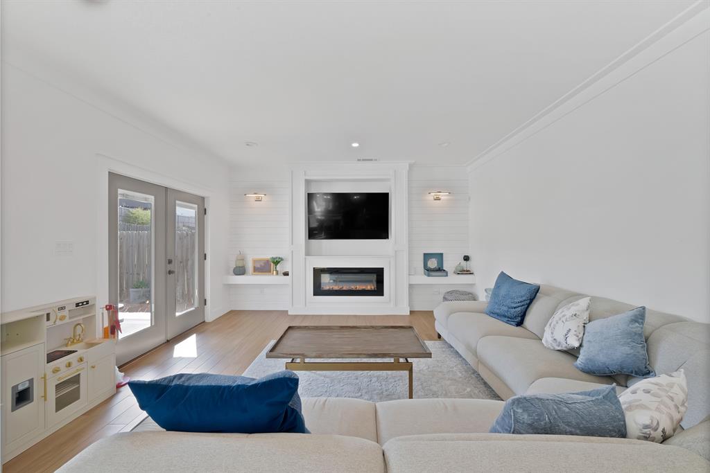 9037 Quarry Hill Court Property Photo 18