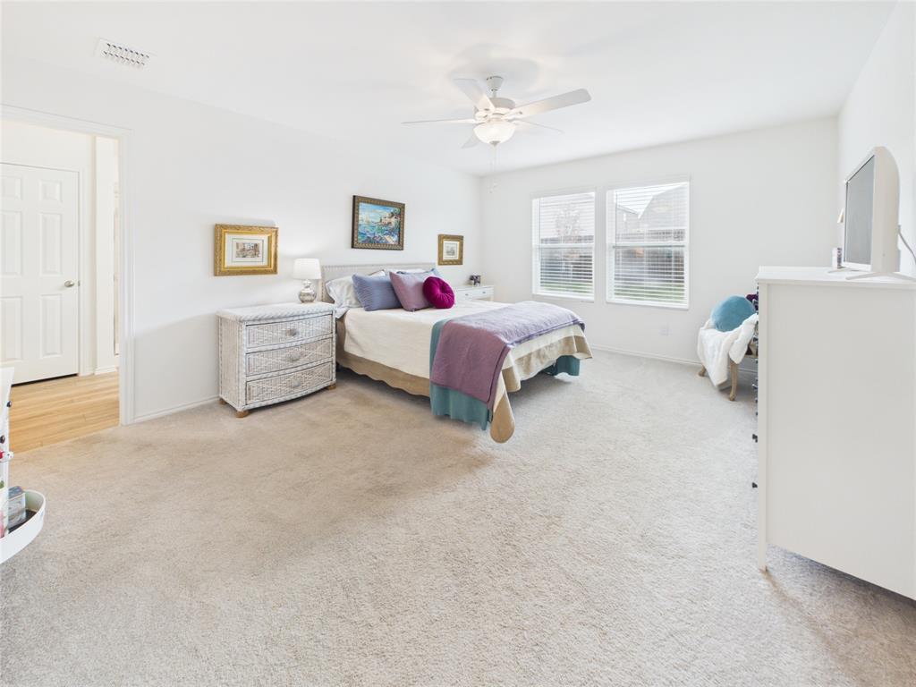 16039 Malaya Street Property Photo 4