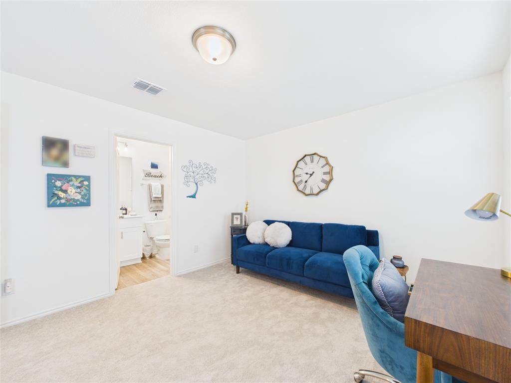 16039 Malaya Street Property Photo 10