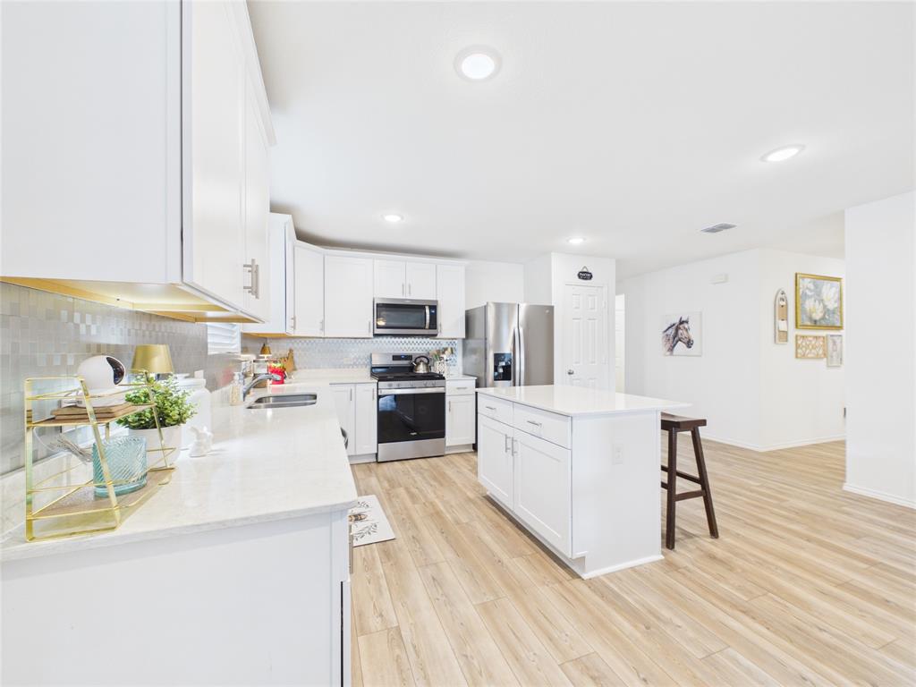16039 Malaya Street Property Photo 13