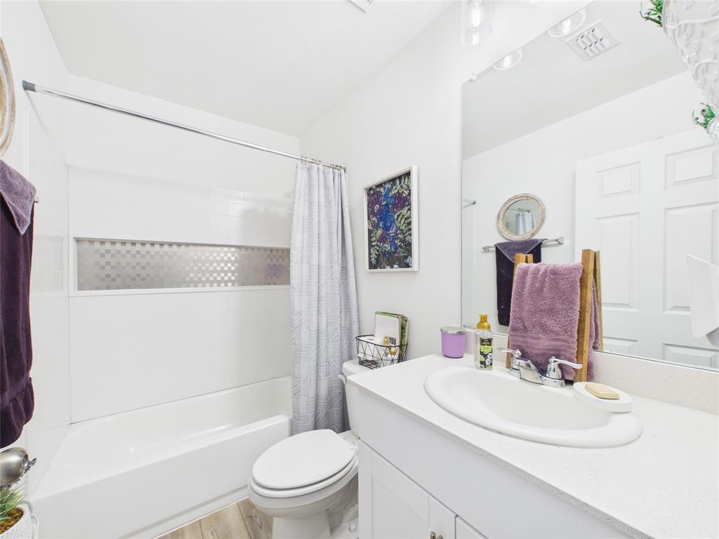 16039 Malaya Street Property Photo 25