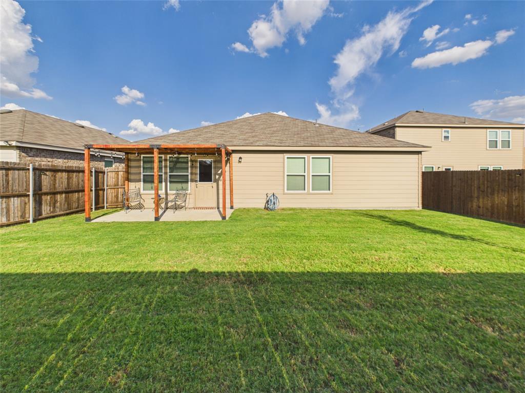 16039 Malaya Street Property Photo 27