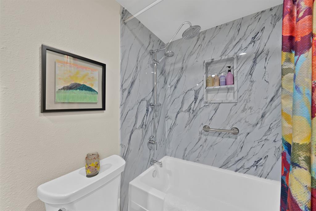 1612 Hawthorne Drive Property Photo 22