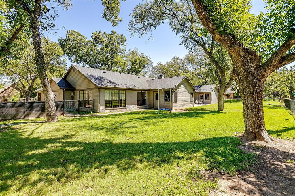 8621 Ravenswood Road Property Photo 4