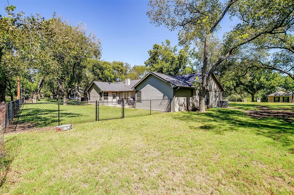 8621 Ravenswood Road Property Photo 6