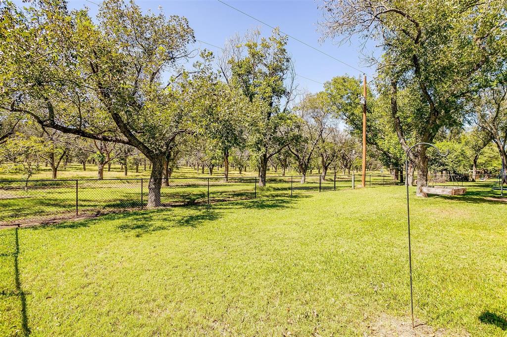 8621 Ravenswood Road Property Photo 8