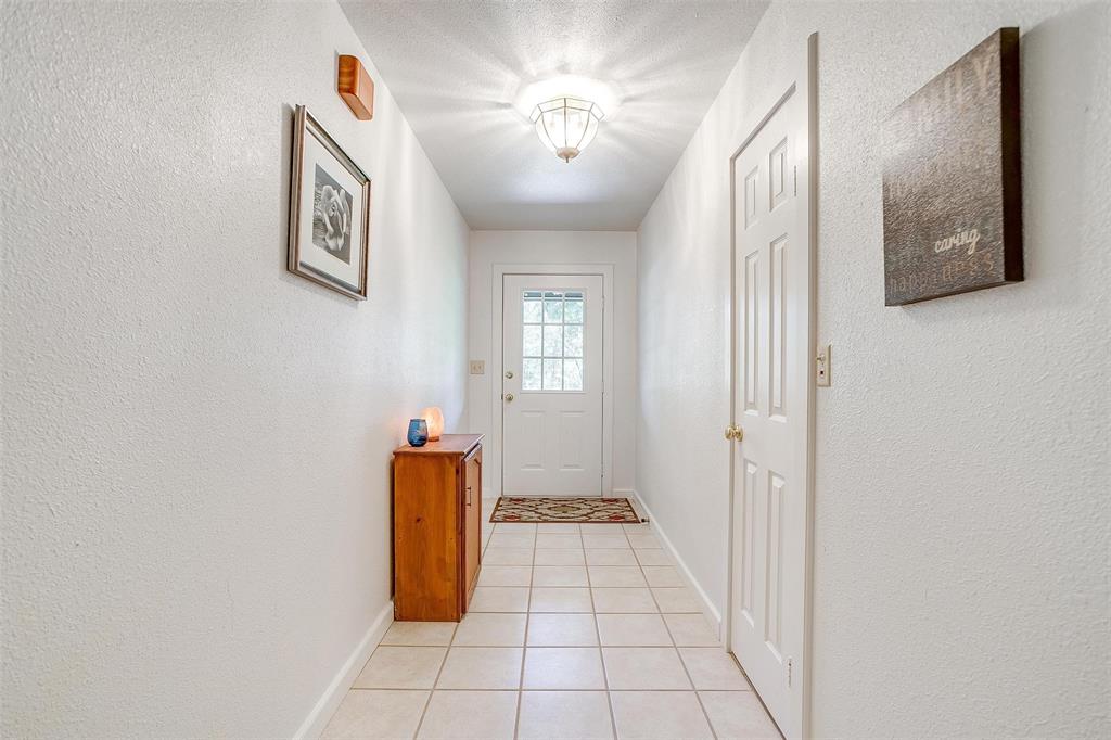 8621 Ravenswood Road Property Photo 9