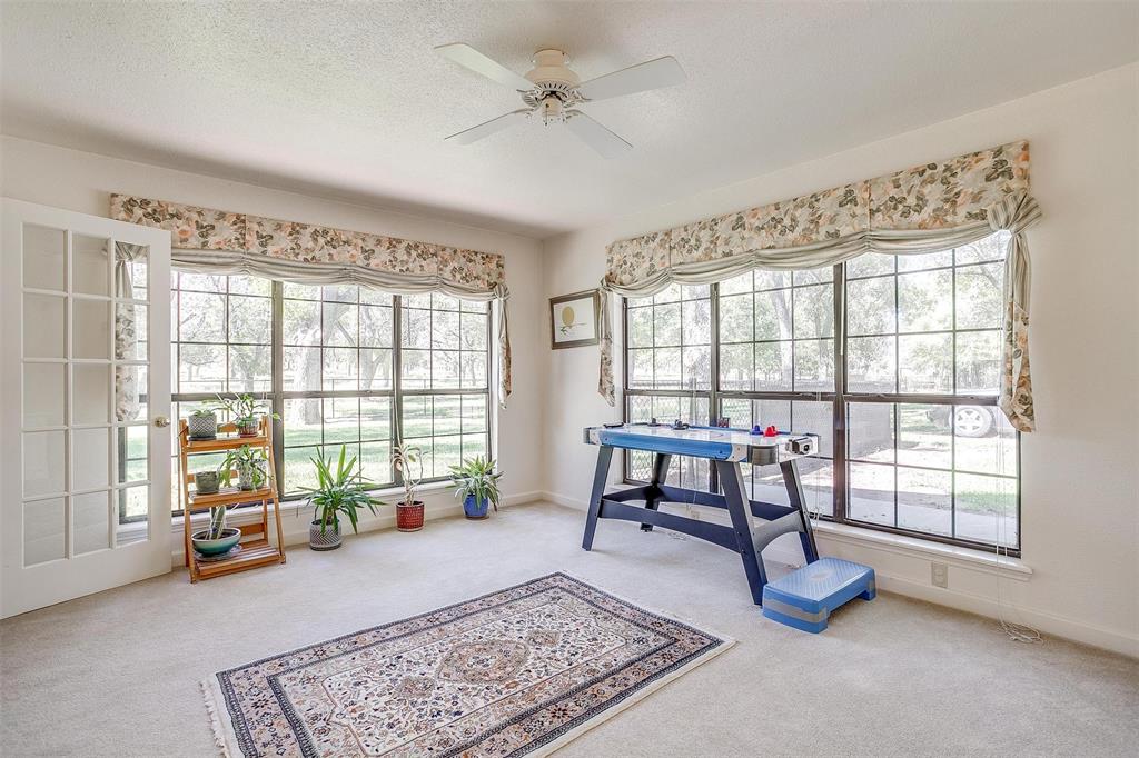 8621 Ravenswood Road Property Photo 10