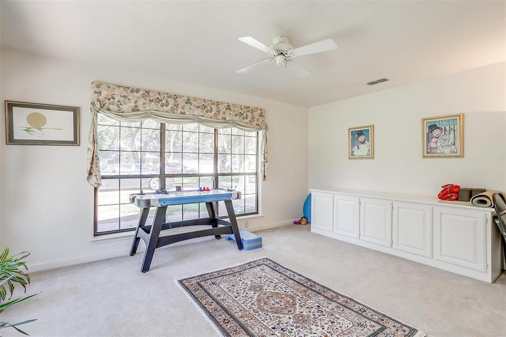 8621 Ravenswood Road Property Photo 11