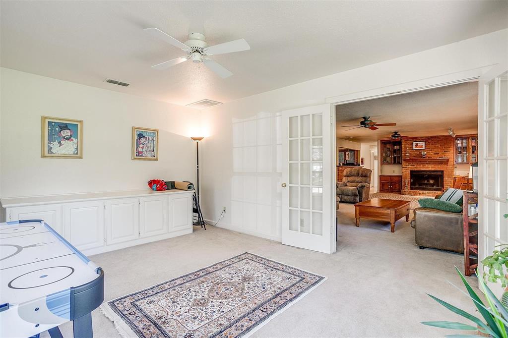 8621 Ravenswood Road Property Photo 12