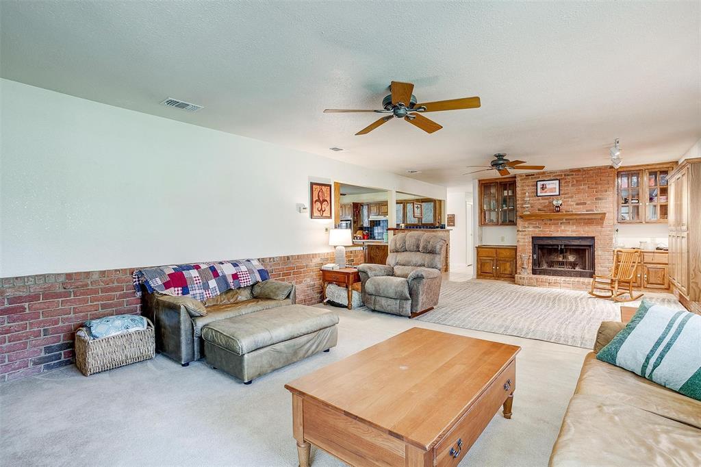 8621 Ravenswood Road Property Photo 14