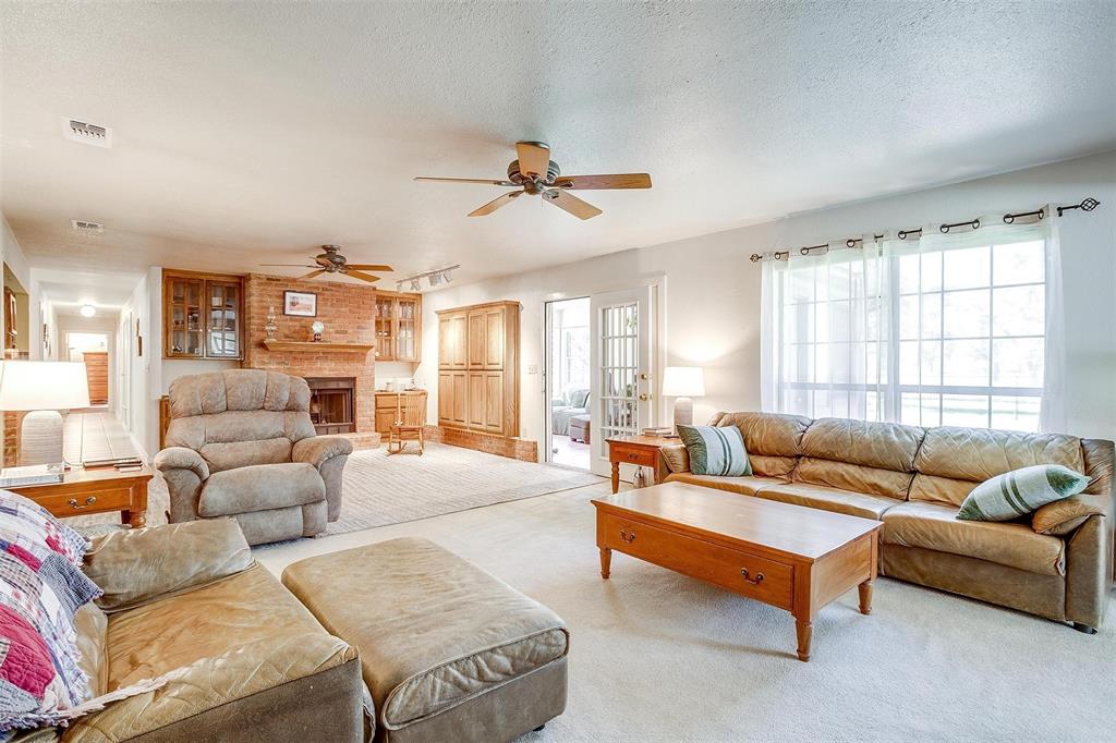8621 Ravenswood Road Property Photo 15