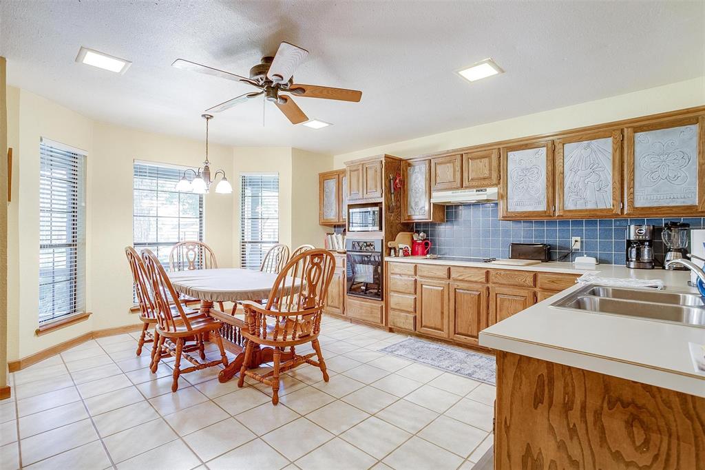 8621 Ravenswood Road Property Photo 19