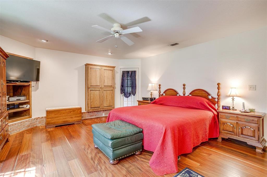 8621 Ravenswood Road Property Photo 23