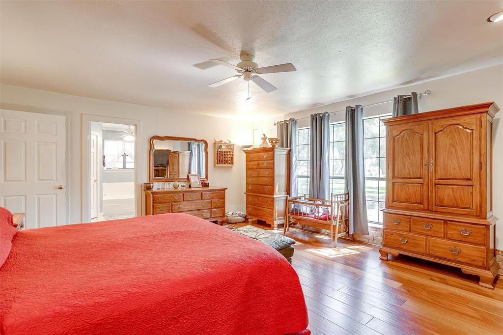 8621 Ravenswood Road Property Photo 24