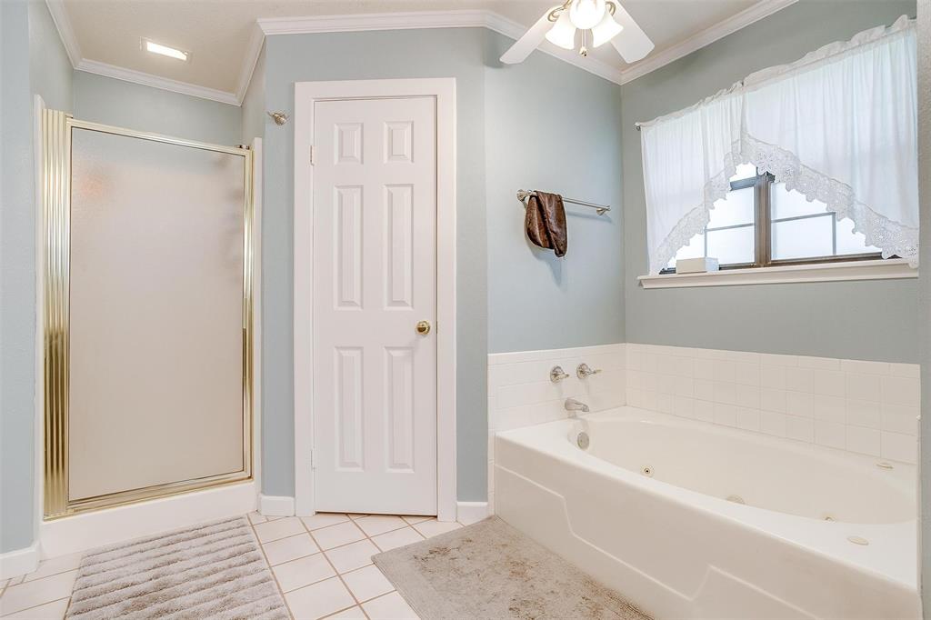 8621 Ravenswood Road Property Photo 27