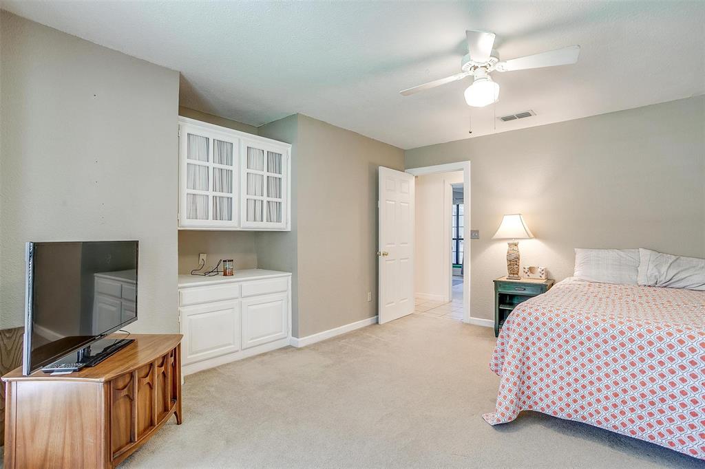 8621 Ravenswood Road Property Photo 36