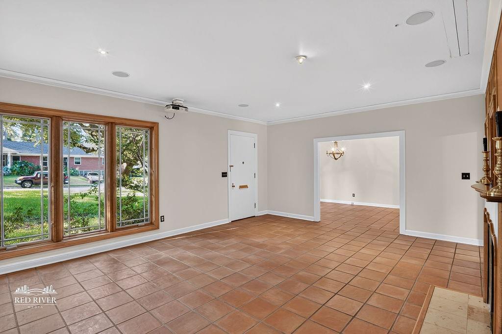 708 Azalea Drive Property Photo 4