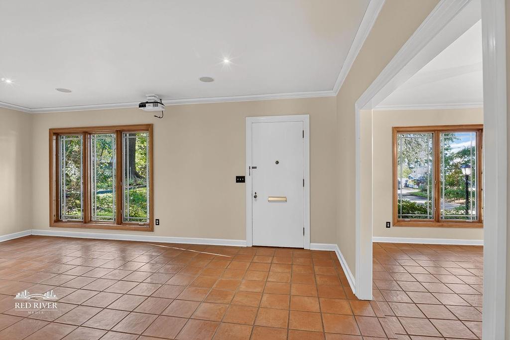 708 Azalea Drive Property Photo 6