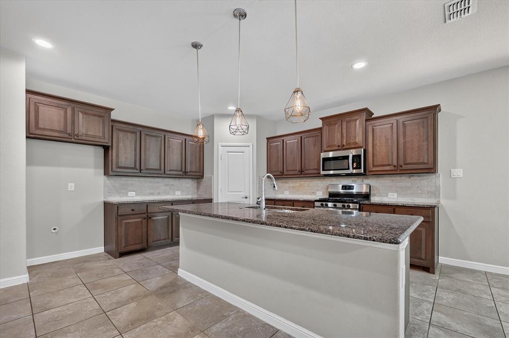 2508 Clay Creek Lane Property Photo 5