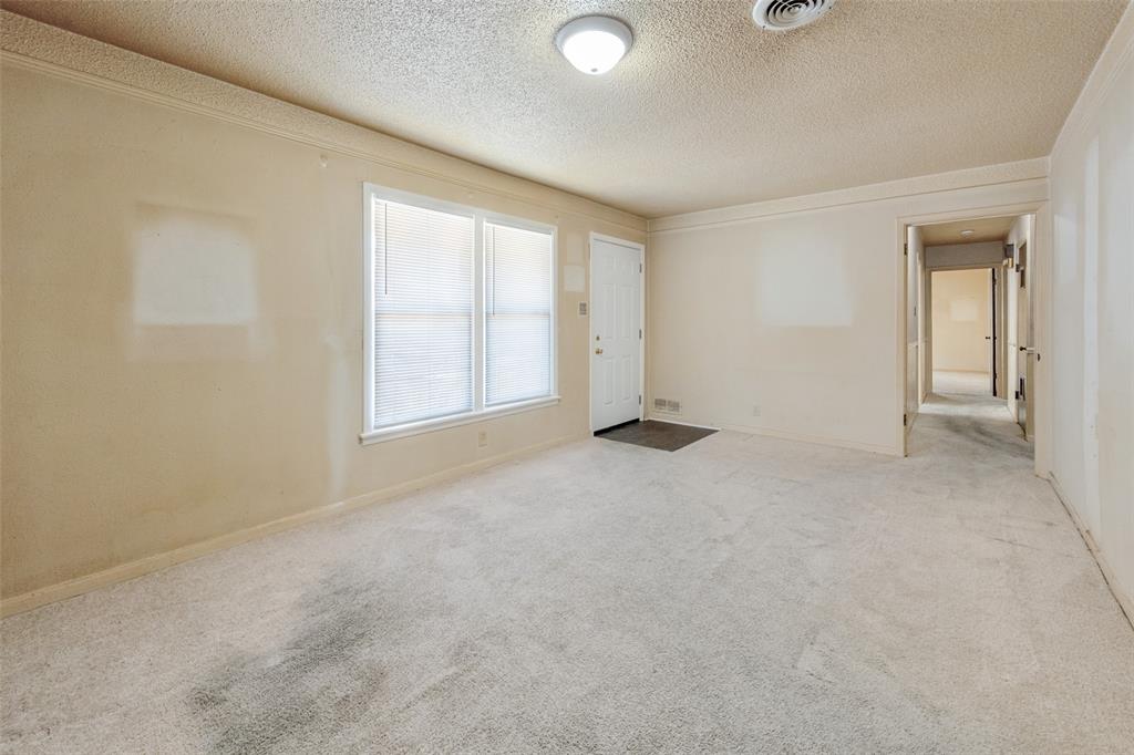 825 Glenda Drive Property Photo 5