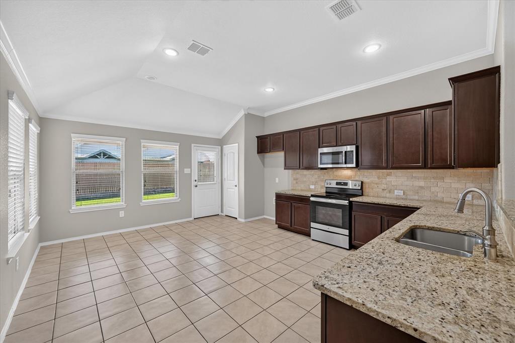 4094 Serene Drive Property Photo 9