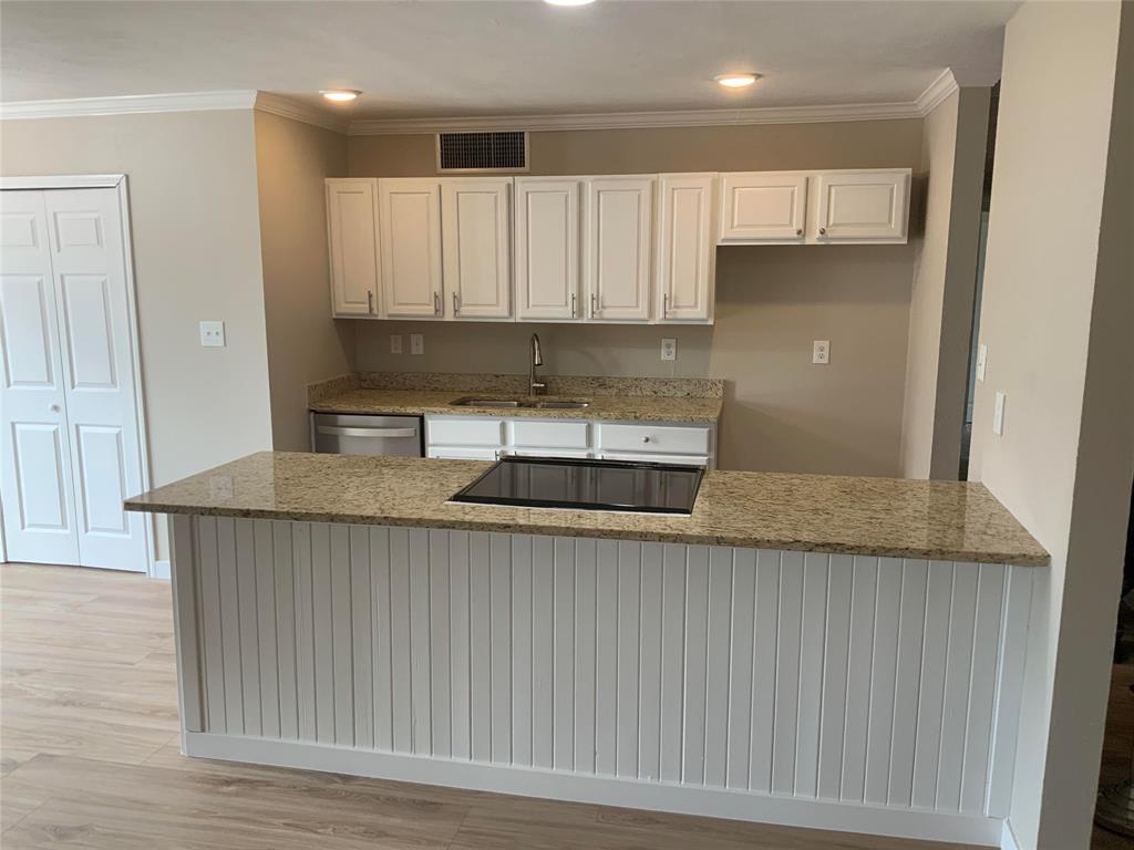 700 Sunny Slope Drive Property Photo 4