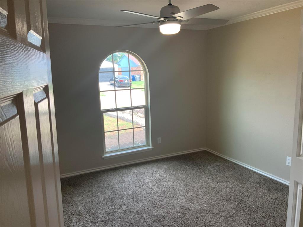 700 Sunny Slope Drive Property Photo 8