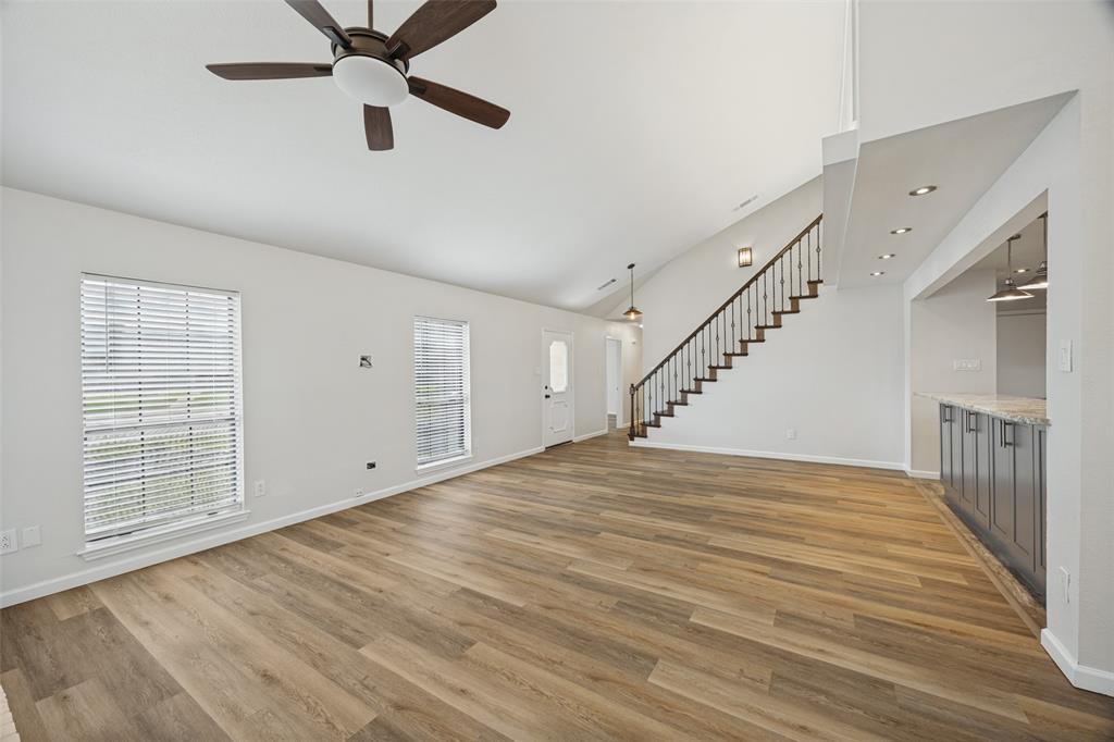 1505 Vera Cruz Drive Property Photo 3