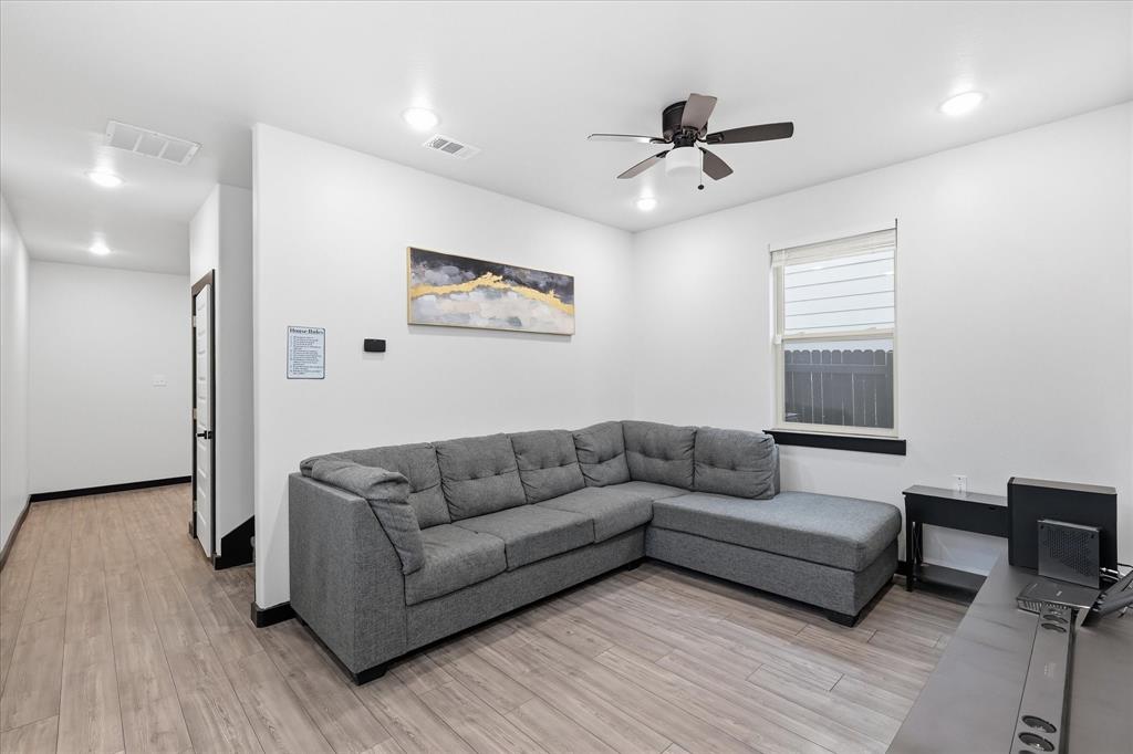 3412 Meadow Street Property Photo 6