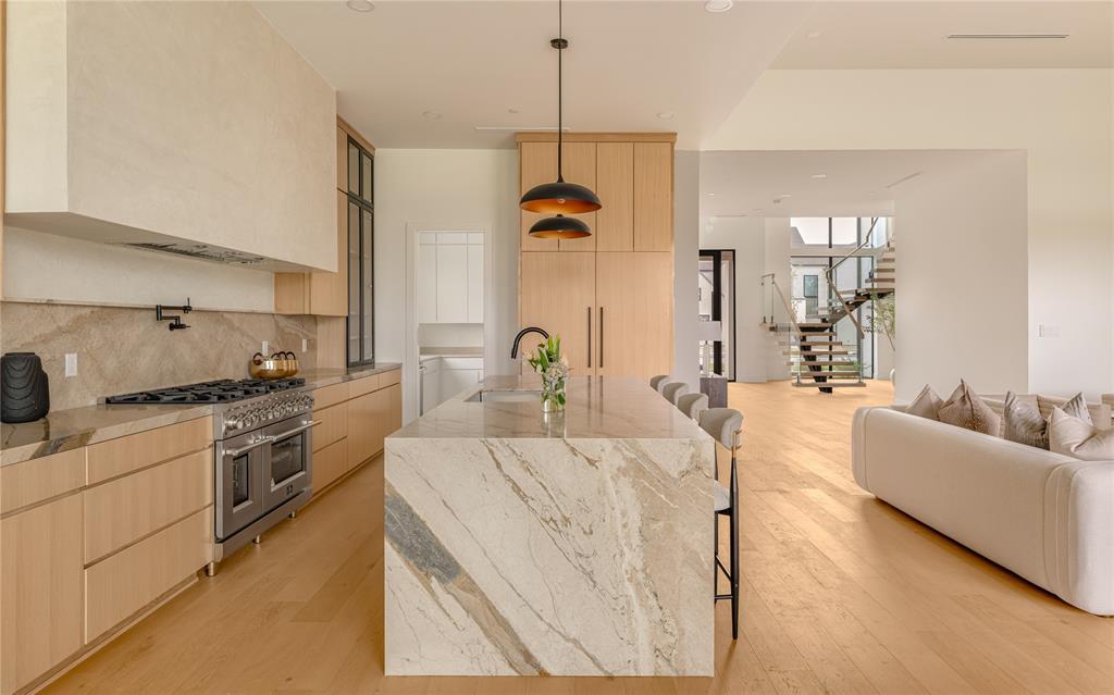 1912 Noe Boulevard Property Photo 21