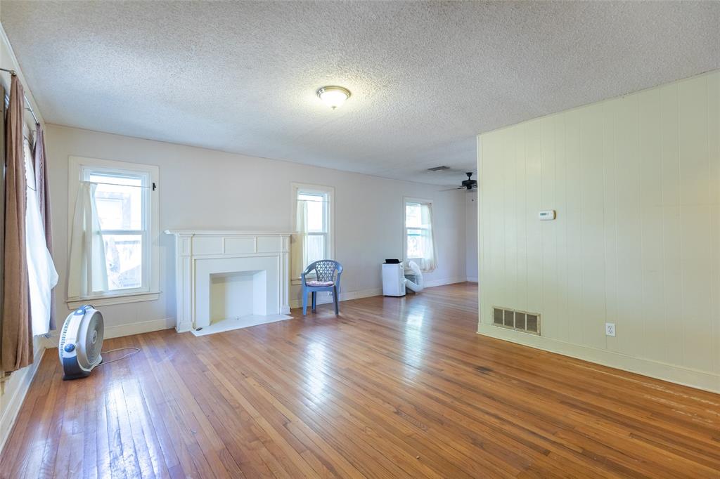 909 Grand Avenue Property Photo 3