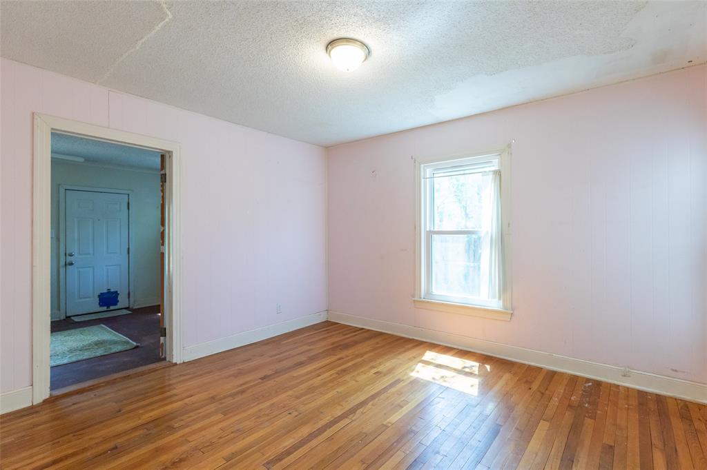 909 Grand Avenue Property Photo 14