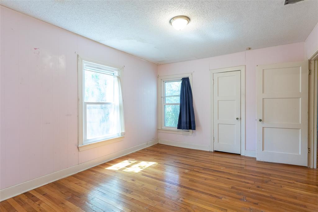 909 Grand Avenue Property Photo 15