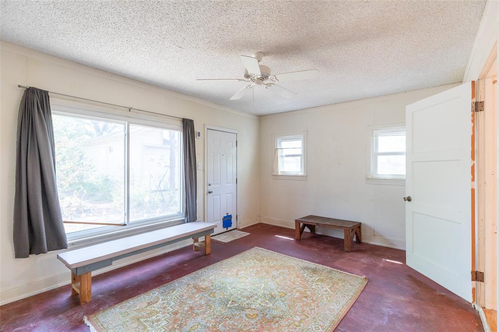 909 Grand Avenue Property Photo 17